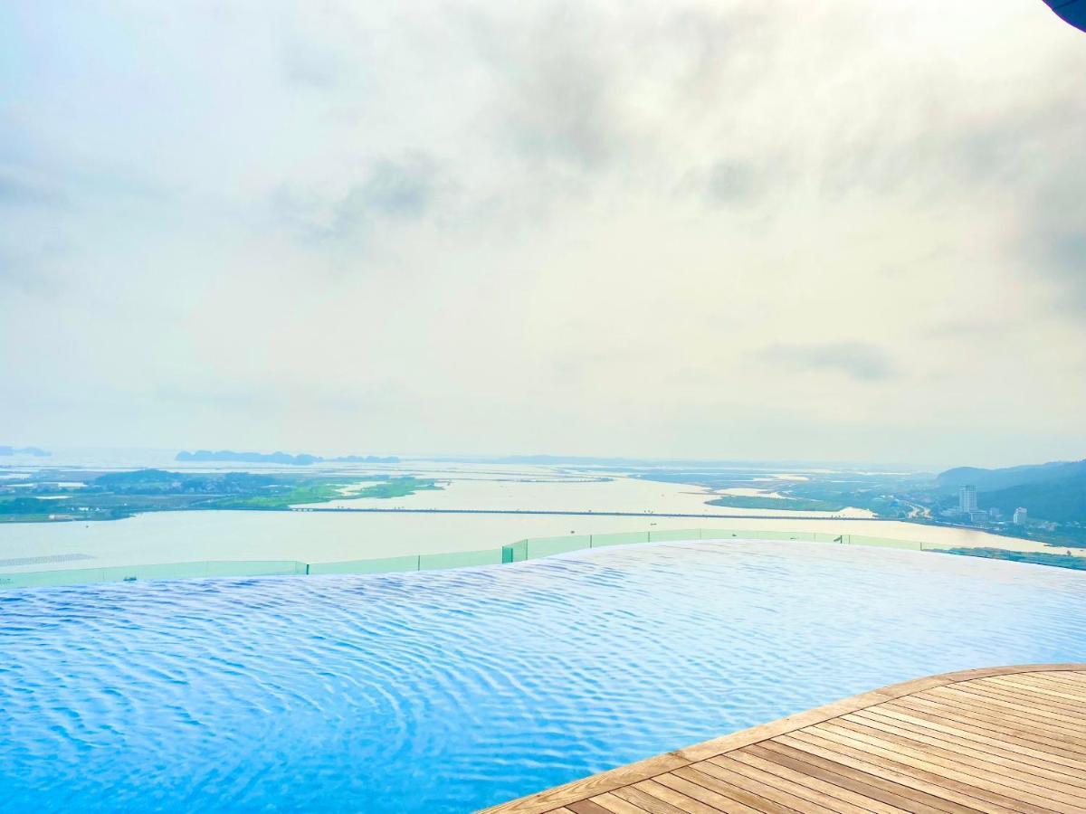 A La Carte Ha Long Apartment By The Beach Luaran gambar